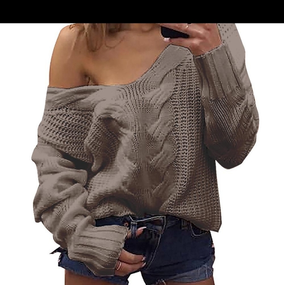 Sweaters - Only 1 sexy sweater